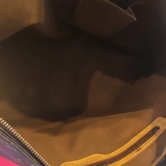 Louis Vuitton Classic Monogram Tote with Tan Straps - Picture 3 of 13